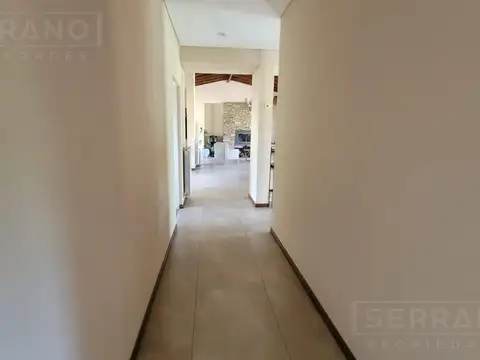 Casa 4 ambientes con 3 baños