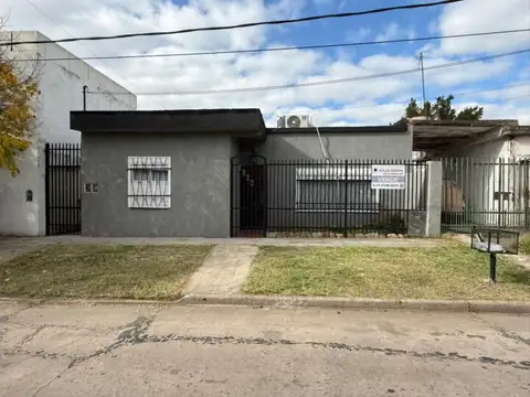 Venta Casa americana de 4 ambientes en Moron Sur