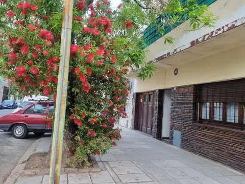 VENTA CASA/LOTE 5 AMB C/COCH/PATIO/TERR. PATERNAL 