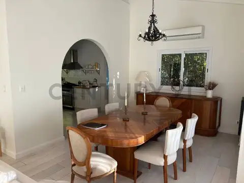 Casa 3 ambientes con 2 baños