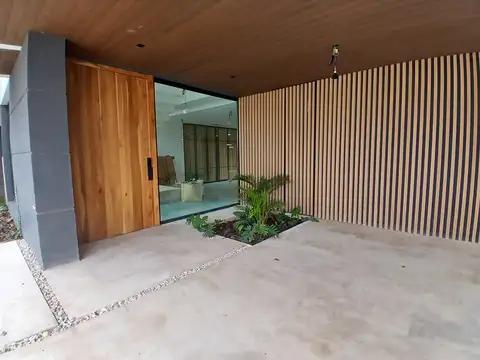Casa en Venta y Alquiler en El Yacht 5 dormitorios, Nordelta 100
