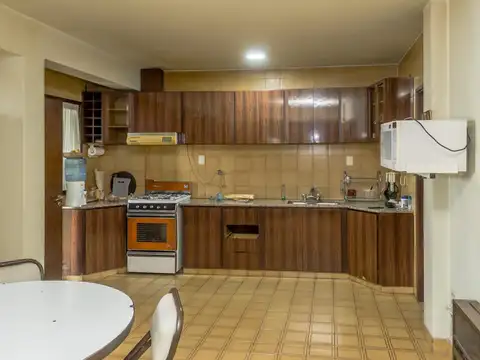 Departamento en venta Vicente Lopez al 1000  tres dormitorios