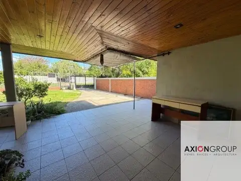 Casa en Venta con 2 cocheras