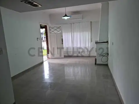 Casa en venta en City Bell 467 ent 14C y 15