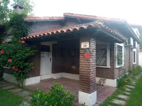 Casa en venta en City Bell 467 ent 14C y 15