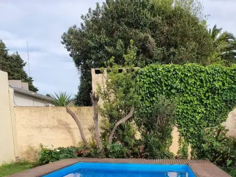 Casa en venta en City Bell 467 ent 14C y 15