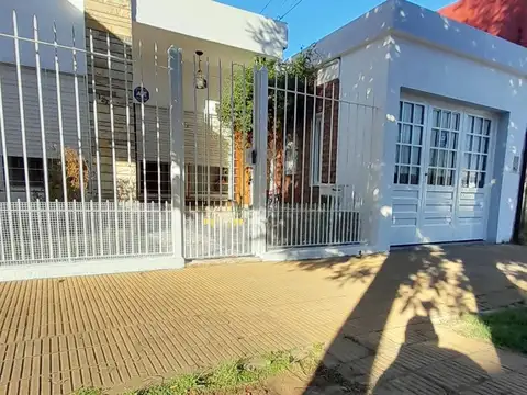 CASA EN VENTA 3 AMBIENTES C/NJARDIN Y COCHERA CERRADA+GALPON
