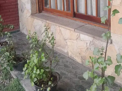 Casa 4 ambientes con 1 baño