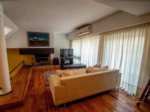 Casa 12 ambientes con 3 baños