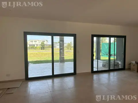 Av de los Lagos El Canton Islas PG Venta- Espejo- Estrenar