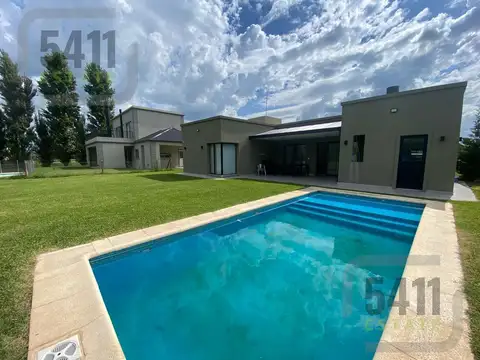 Casa 4 amb con pileta en Venta en Barrio Santa Rita en Canning