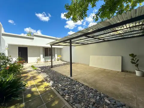 CASA DE DOS DORMITORIOS EN SEMICENTRO