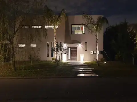 Venta Casa 4 amb. a La Laguna barrio San Benito Villanueva Tigre