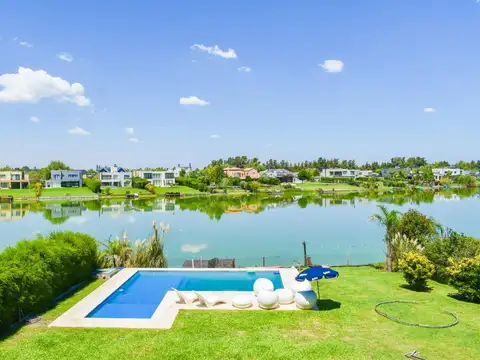 Venta Casa 4 amb. a La Laguna barrio San Benito Villanueva Tigre