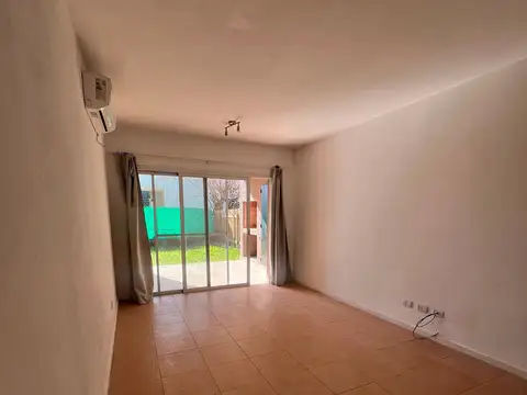 ALQUILER DEPARTAMENTO C/ JARDÍN Y COCHERA CUBIERTA