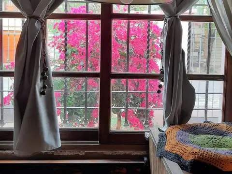 Casa 7 ambientes con 2 baños