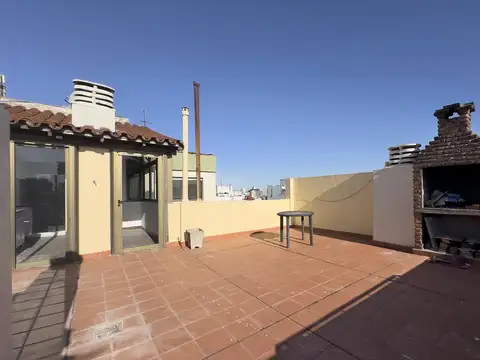 Chacabuco 900 Departamento de 3 Ambientes con Terraza Propia Parrilla