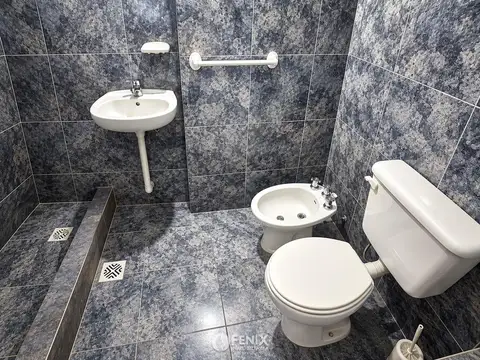 DÚPLEX EN VENTA DE 4 DORMITORIOS CON PATIO - AV. VIVANCO Y LÓPEZ Y PLANES (CF1409)