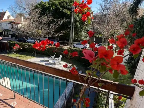 Casa 6 ambientes con 4 baños