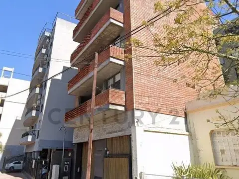 Albarellos 400, Piso 0