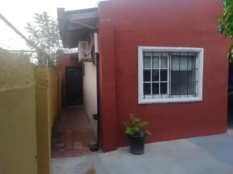 CASA 3 DORMITORIOS CON AMPLIO PARQUE