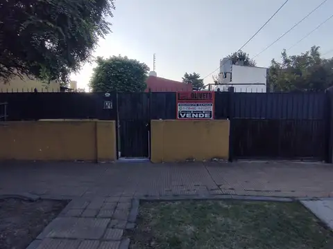 Casa en Venta con 3 cocheras