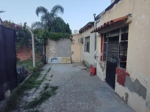 CASA 3 DORMITORIOS CON AMPLIO PARQUE