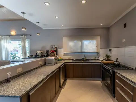 Casa en Venta al Este