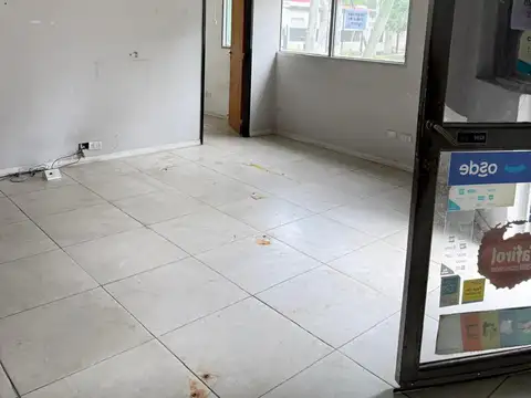 Local en Alquiler Via Púb.