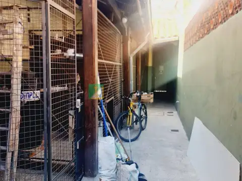 Dr. Carbone 3200, Piso PB