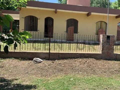 INVERSION, VENTA DE 2 CASAS CADA UNA DE 2 DORMITORIOS - Carlos Paz