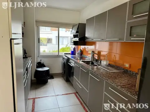 Departamento 4 ambientes con 2 baños