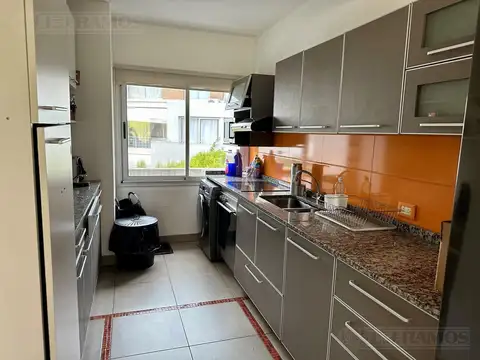 Departamento 4 ambientes con 2 baños