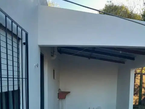 Casa - Alquiler - Argentina, Nogoyá - MENDOZA 1077