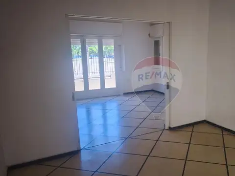 Casa 6 ambientes con 2 baños