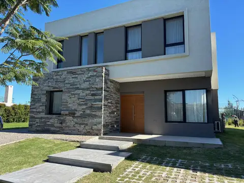 Casa en Alquiler en  Barrio Castaños, Nordelta