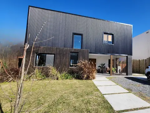 Boulevard de Todos los Santos 4300