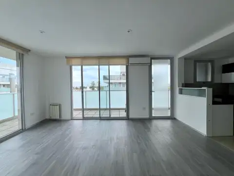 Departamento dos ambientes con cochera en alquiler - Sensum, Quilmes