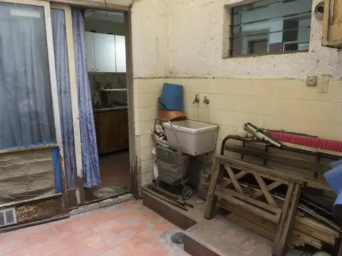 Depto. de 2 ambientes con 2 patios.