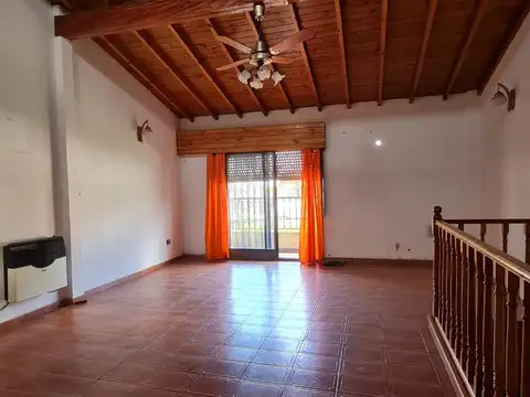 Depto Tipo Casa en Venta de 3 ambientes