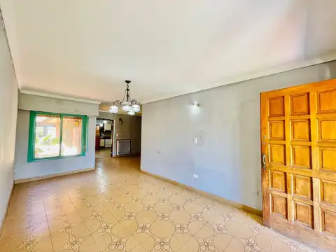 CASA EN VENTA PERMUTA Y/O FINANCIA EN MONTE GRANDE