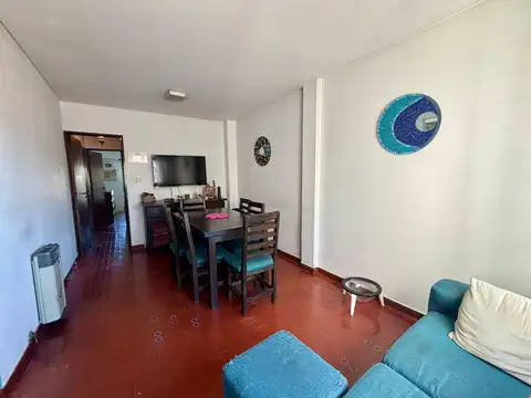 Departamento en Venta de 2 Dormitorios sobre Avenida Alberdi