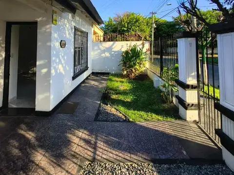 Casa en Alquiler en Ituzaingo Norte, $ 1.300.000