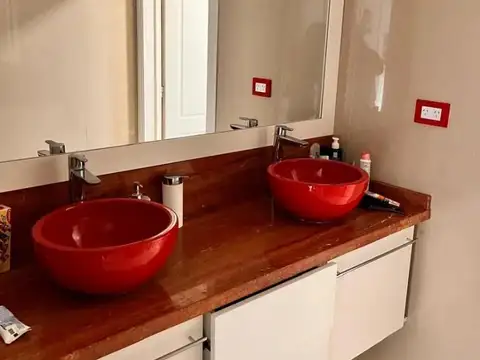 Casa 6 ambientes con 3 baños