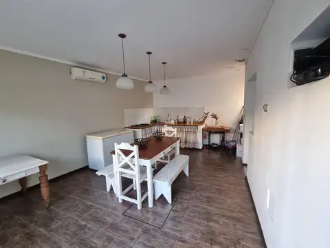 Camino al balneario y Miguel Lonegro