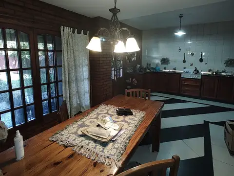 Casa 6 ambientes con 3 baños
