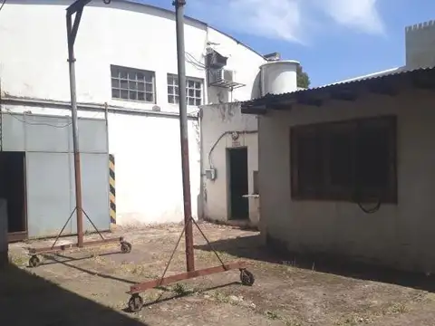 Galpon en Venta en Tolosa, USD 300.000