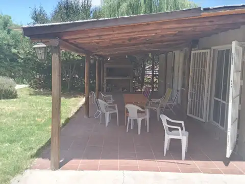 Casa en Venta con 3 cocheras