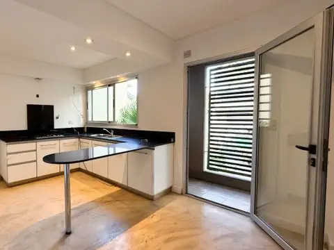 Venta Depto | EXCELENTE PISO 3 AMB | Av Libertador con cochera | La Lucila.