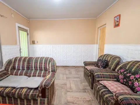 Casa 6 ambientes con 1 baño